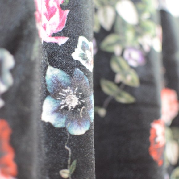 Velvety Floral Mini - Picture 3 of 6